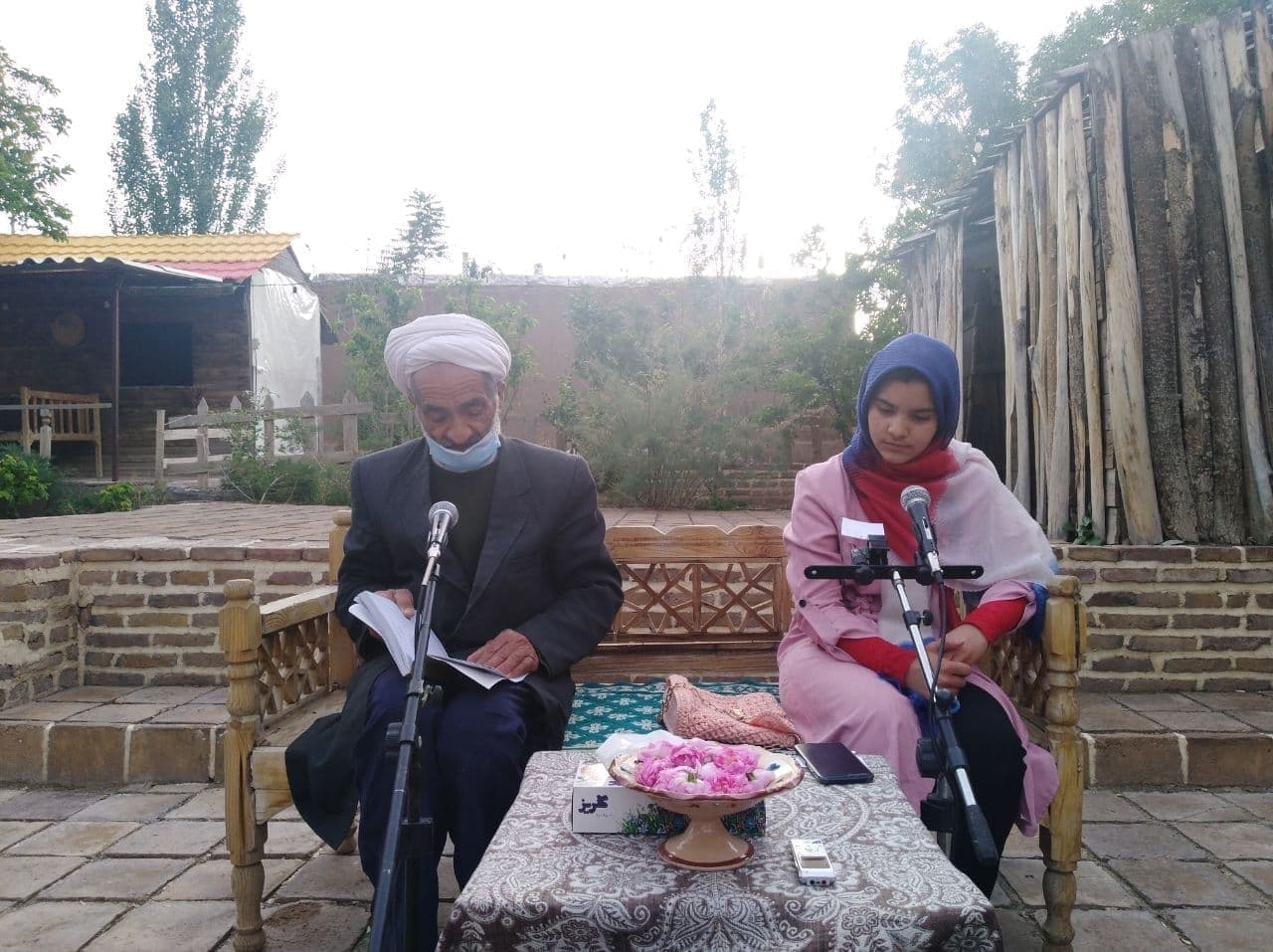 انجمن شعر و ادب قطب اقامتگاه بومگردی تهمینه