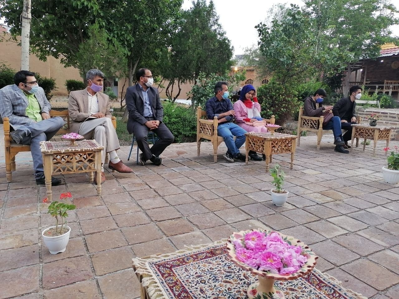 انجمن شعر و ادب قطب اقامتگاه بومگردی تهمینه