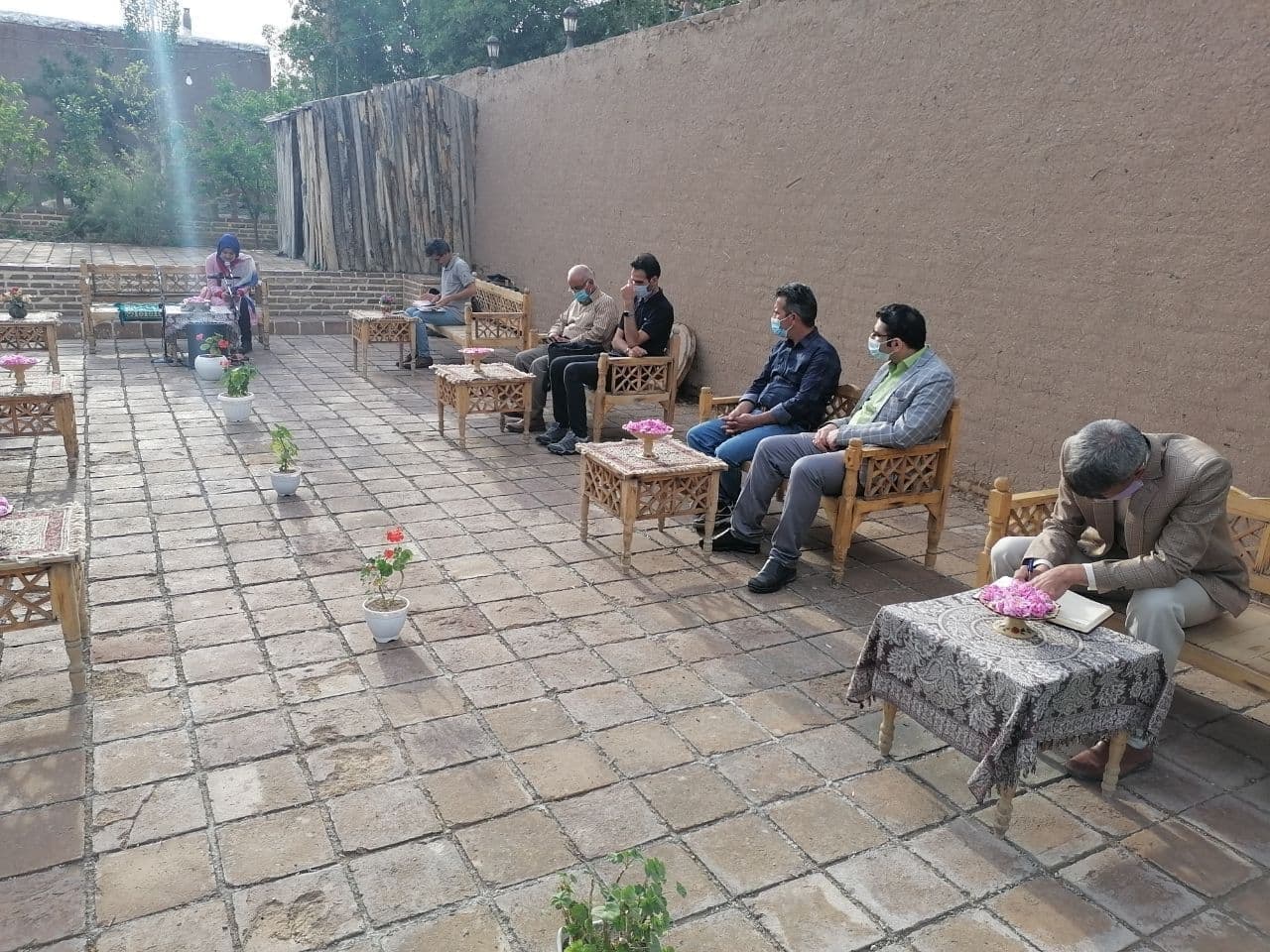 انجمن شعر و ادب قطب اقامتگاه بومگردی تهمینه