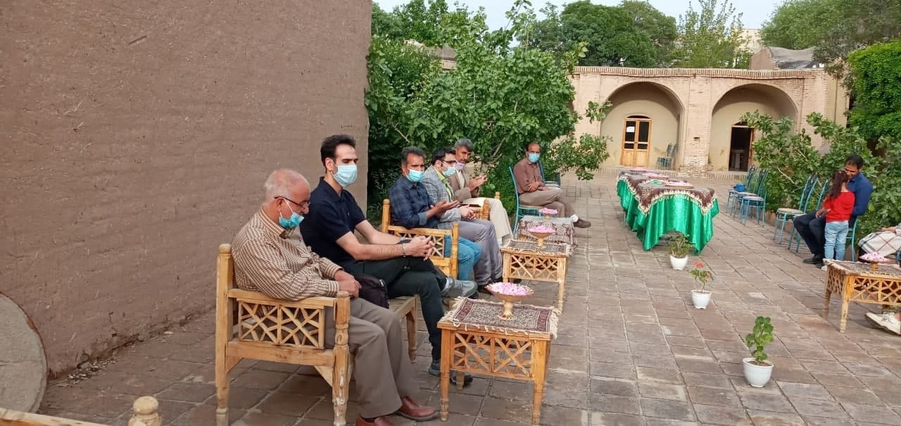 انجمن شعر و ادب قطب اقامتگاه بومگردی تهمینه
