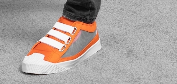 کفش اسپرت نارنجی سفید خاص ترین کفش کلاسیک سال مردانه