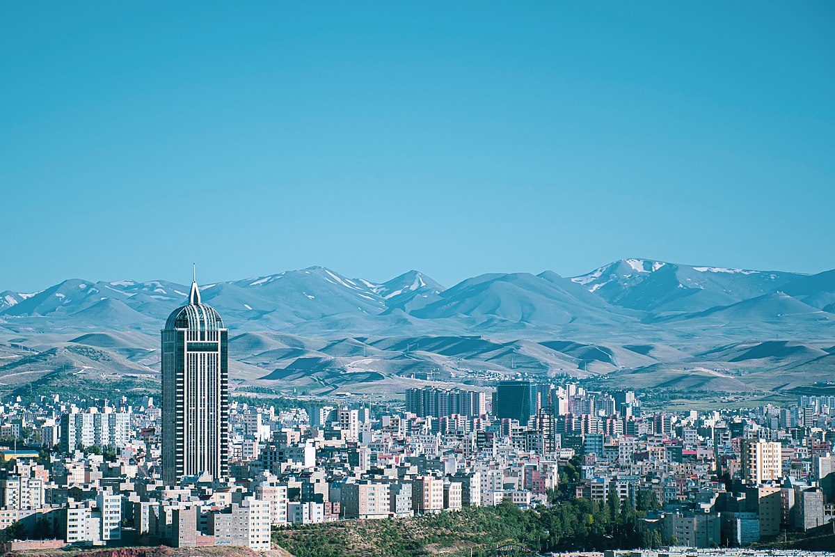 انشاء در مورد محل زندگی من تبریز