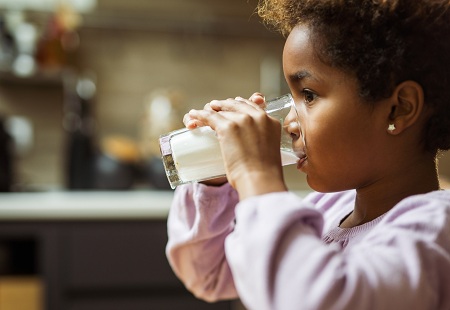 عوارض مصرف زیاد لبنیات برای کودکان را جدی بگیرید dairy consumption children