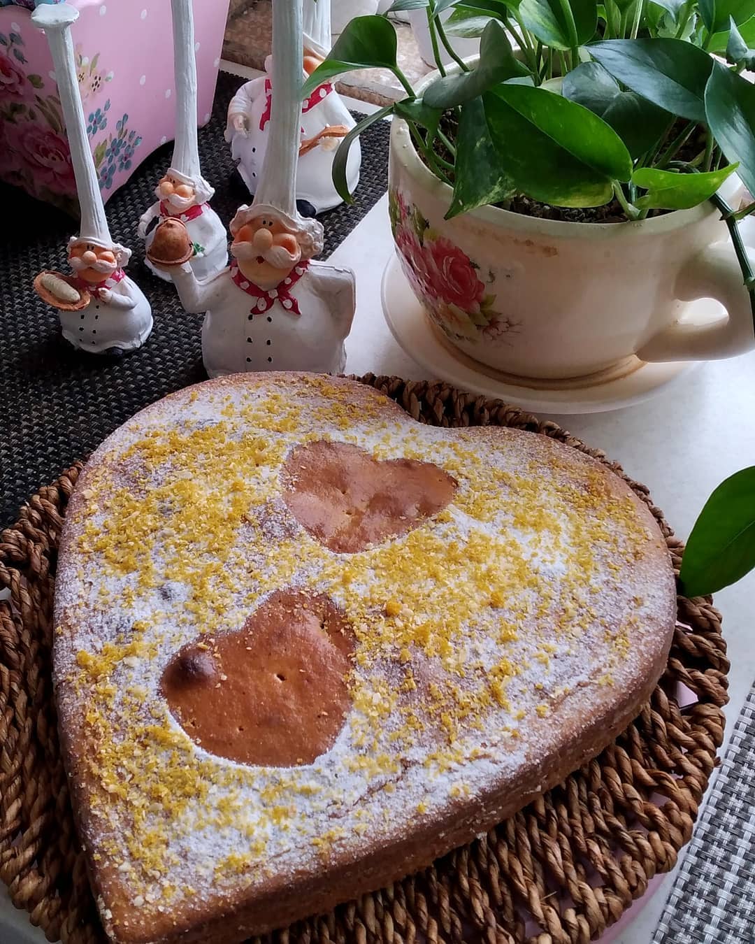 کیک گلاب زعفران
